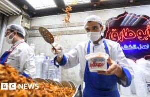 Negozi e ristoranti in Egitto devono chiudere presto a causa dell’aggravarsi della crisi energetica