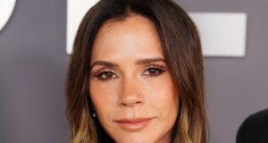 Victoria Beckham ringrazia la famiglia per il supporto dopo la settimana della moda di Parigi