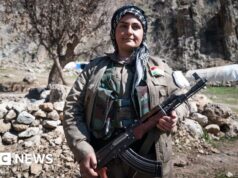 Sotto il fuoco dei droni, i curdi in esilio aspettano di affrontare il regime iraniano