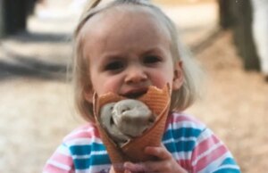 Indovina in chi si è trasformato questo ragazzo dei gelati!