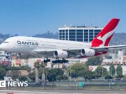 Qantas accetta di pagare 74 milioni di dollari per il rimborso dei voucher di viaggio Covid-19