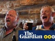 Recensione di Mom’s Delight: populismo piatto e birra debole nella commedia da pub post-Brexit di Martin Clunes