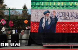 L’Iran rinvia i funerali di Khamenei mentre continua il bombardamento USA-Israele