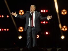 I cabarettisti raccolgono risate e soldi per il Teenage Most cancers Belief