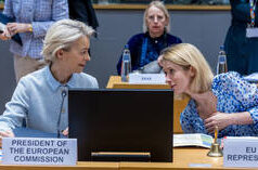 “Hitler” si scontra con “Zelenskyj” per il controllo della città francese