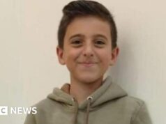 Lacrime e sfida mentre una famiglia libanese seppellisce il bambino di 11 anni ucciso durante un attacco israeliano