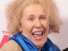 Catherine Tate nel ruolo di Nan dà il by way of al Pink Nostril Day raccogliendo finora 11,5 milioni di sterline