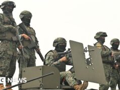 L’Ecuador schiera 75.000 soldati e poliziotti per combattere le bande della droga