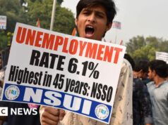 I giovani indiani sono più istruiti che mai. Allora perché così tanti sono senza lavoro?