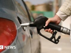 Il G7 accoglie con favore il potenziale file di rilascio delle riserve petrolifere mentre i prezzi aumentano