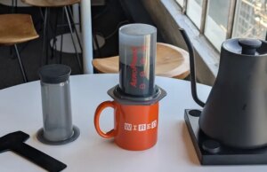 Il caffè AeroPress è eccezionale quando sono in viaggio, ma uso il mio anche quando rimango a casa