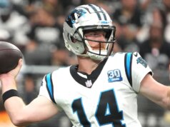 Gli Eagles acquisiscono il quarterback veterano Andy Dalton dai Panthers con un ruolo di riserva in vista