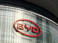 Come BYD ha fatto sì che i caricabatterie per veicoli elettrici funzionassero quasi alla stessa velocità delle pompe di benzina