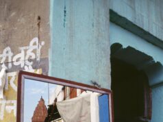 Il fotografo Anshuman Sen rivisita le sue fotografie di Kashi in una mostra