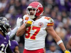 Travis Kelce firma ufficialmente il nuovo contratto triennale con i Chiefs