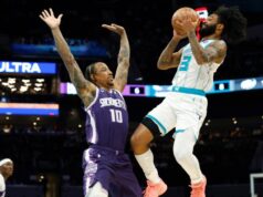 Gli Hornets pareggiano il file di franchigia con 26 3, sconfiggendo i Kings