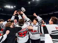 Il giovane hockeyista di 13 anni Liam Tep ha scelto il Québec e… i suoi amici