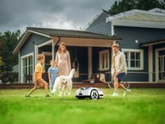 Ti presentiamo RoboUP Raccoon 2 SE, un robotic tagliaerba intelligente costruito per piccoli giardini