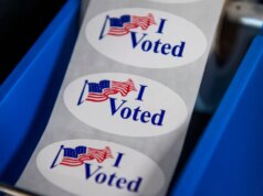 La Casa Bianca riflette sul taglio dei fondi del programma di osservazione elettorale per i diritti civili