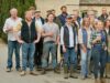 L’Hawkstone Farmers’ Choir di Jeremy Clarkson pubblica un disco per beneficenza dopo averlo fatto piangere