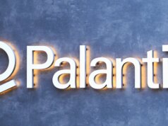 Le demo di Palantir mostrano come i militari potrebbero utilizzare i chatbot AI per generare piani di guerra