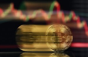 Un uomo del Regno Unito accusa il coniuge di aver rubato la password Bitcoin di 172 milioni di dollari tramite una telecamera a circuito chiuso