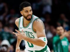 Tatum ottiene il document della stagione quando i Celtics battono gli Hornets e si aggiudicano l’accesso ai playoff