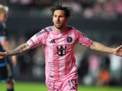 La stella dell’Inter Miami Lionel Messi segna il traguardo del 900esimo gol, unendosi a Ronaldo nel membership