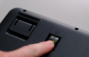 Recensione della tastiera wi-fi Logitech K98M: ottima per la produttività