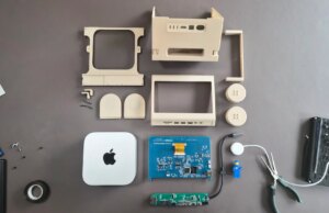 Questa custodia personalizzata per Mac Mini ispirata ai Lego è il retrofuturismo fatto bene