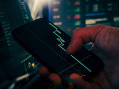 Bitcoin mantiene oltre i 74.000 dollari poiché la domanda istituzionale e l’attività delle balene supportano il mercato delle criptovalute