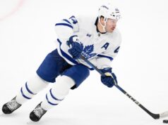 Morgan Rielly dei Maple Leafs eliminato contro i Senators per un infortunio alla parte inferiore del corpo