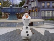 Abbiamo incontrato il robotic Disney più avanzato di sempre: Olaf di “Frozen”