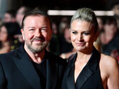 La compagna e autrice di Ricky Gervais, Jane Fallon, viene sottoposta a un intervento chirurgico dopo la diagnosi di cancro al seno