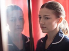 Lo “straordinario” thriller giudiziario della BBC in quattro episodi scala le classifiche di Netflix