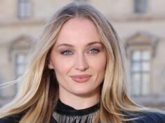 L’infortunio di Sophie Turner getta la serie Tomb Raider nel caos mentre le riprese si interrompono