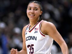 I 34 punti di Fudd, otto tre, alimentano l’UConn oltre il Syracuse nello Candy 16 per la 32esima volta consecutiva
