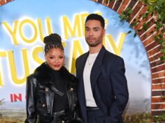 Regé-Jean Web page elogia l'”affascinante” Halle Bailey mentre i fan si scatenano per la loro chimica da commedia romantica alla proiezione di Londra