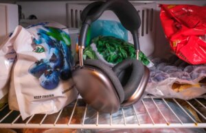 I miei AirPods Max originali hanno smesso di funzionare, quindi li ho messi nel congelatore. Veramente.