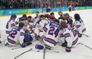 Gli Stati Uniti battono il Canada nella finale di hockey su ghiaccio paralimpica completando il successo del Group USA