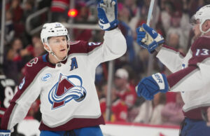 Avalanche è il primo a conquistare un posto per i playoff vincendo sui Blackhawks