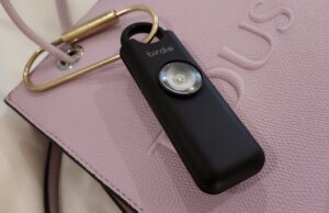 Questi gadget tecnologici tascabili sono ricchi di scopo (e sono economici)