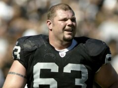 Barret Robbins, ex centro All-Professional dei Raiders, morto a 52 anni: “Profondamente rattristato”