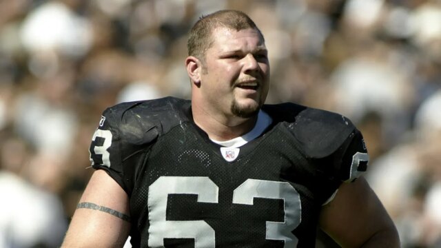 barret-robbins-looks-on-raiders-game.jpg