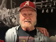 La leggenda della WWE Dennis ‘Loverboy’ Condrey è morta a 74 anni