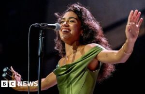 Olivia Dean sarà la protagonista dell’ultima giornata del Huge Weekend 2026 di Radio 1