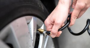 I sensori dei tuoi pneumatici potrebbero essere utilizzati per hackerare la tua auto. A cosa prestare attenzione