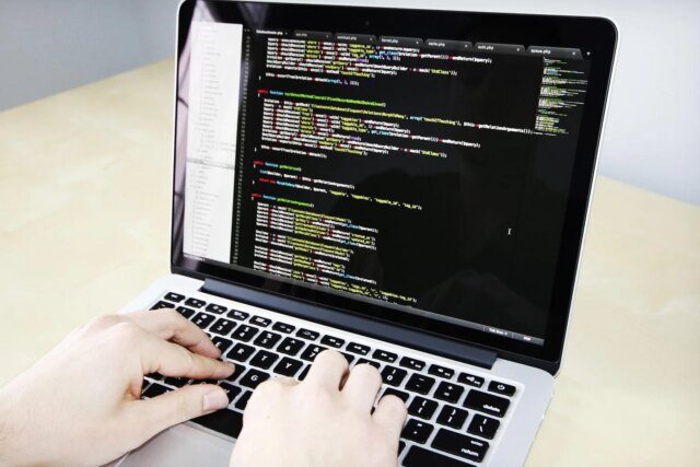 coding-699318_1920-Cropped.jpg