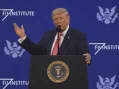 Il presidente Trump afferma inspiegabilmente che le persone possono chiedergli informazioni sul sesso