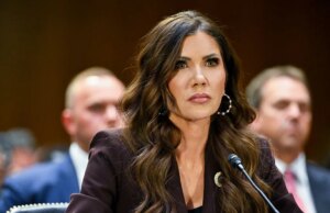 Il licenziamento di Kristi Noem non riesce a influenzare i democratici mentre la chiusura del DHS si trascina